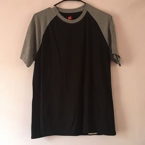 Hanes Short Sleeve Shirt Size Medium
